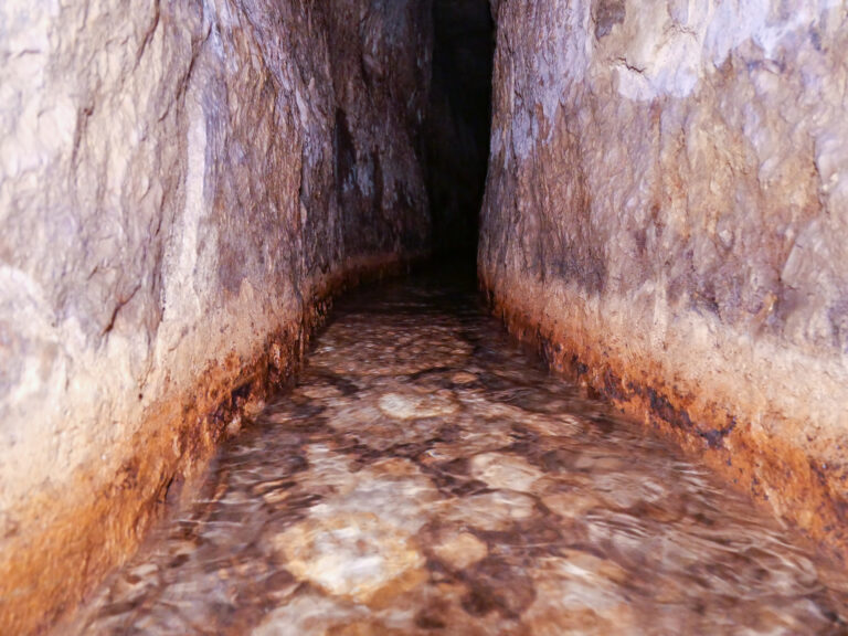 Inside-the-Siloam-Tunnel.-Courtesy-Nathan-Steinmeyer-BAS-768x576.jpg