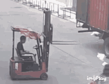 fork-lift-clothes-line.gif