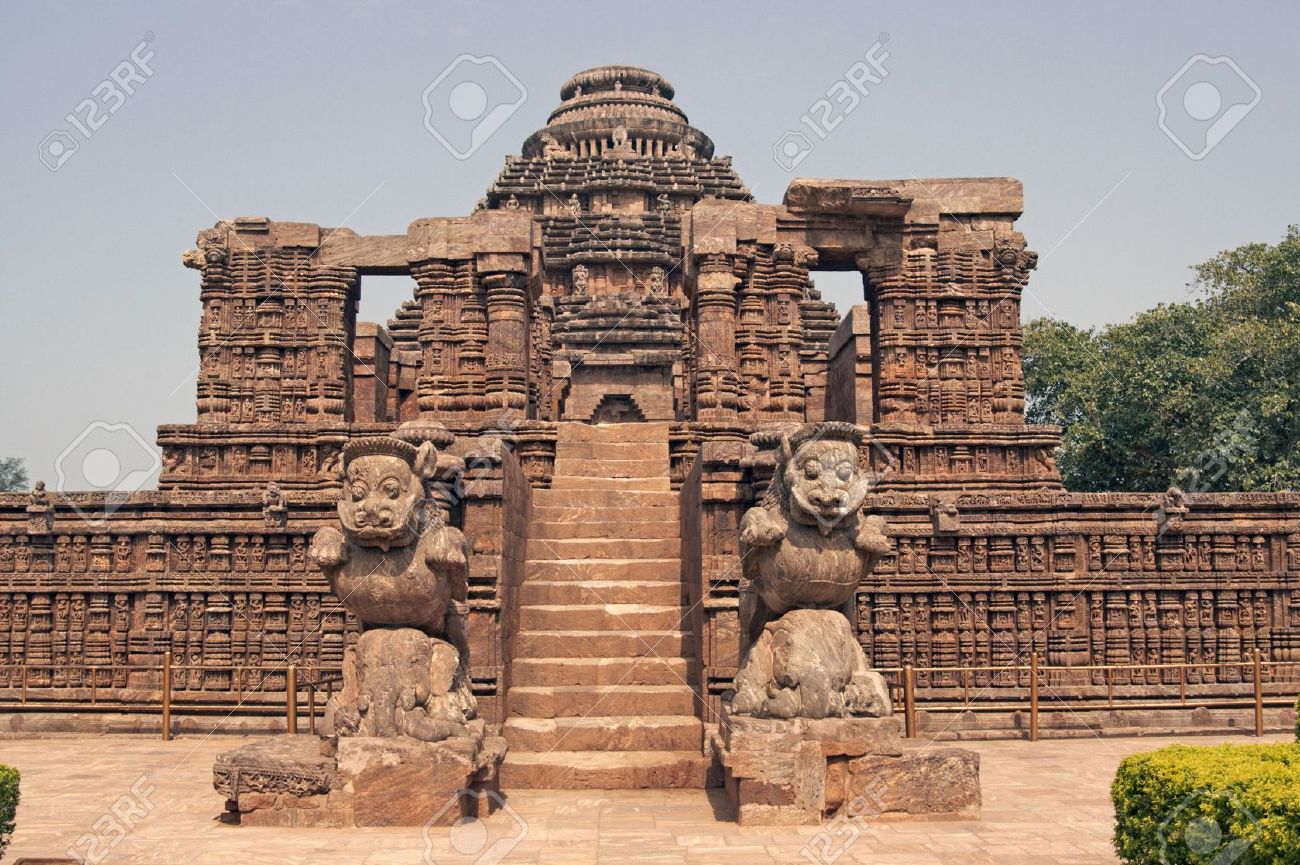 4345501-steps-leading-to-the-ancient-hindu-temple-at-konark-orissa-india-13th-century-ad-large-stone-buildin.jpg