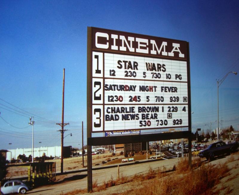 Star_wars_cinema_1977.jpg