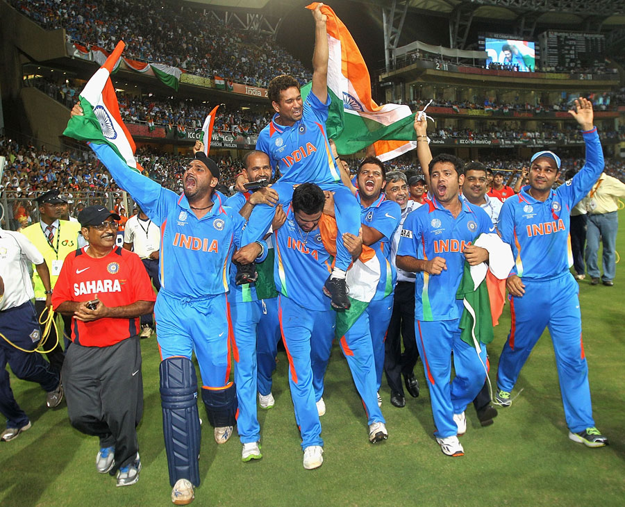 Sachin%2BTendulkar%2Bis%2Bcarried%2Baround%2Bthe%2BWankhede%2Bby%2Bhis%2Bteam-mates%252C%2BIndia%2Bv%2BSri%2BLanka%252C%2Bfinal%252C%2BWorld%2BCup%2B2011%252C%2BMumbai%252C%2BApril%2B2%252C%2B2011.jpg