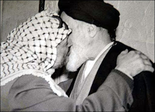 Arafat%2Bkiss_khomeni.jpg