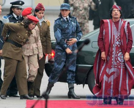 gaddafi-female-bodyguards-culture-schlock-1.jpg