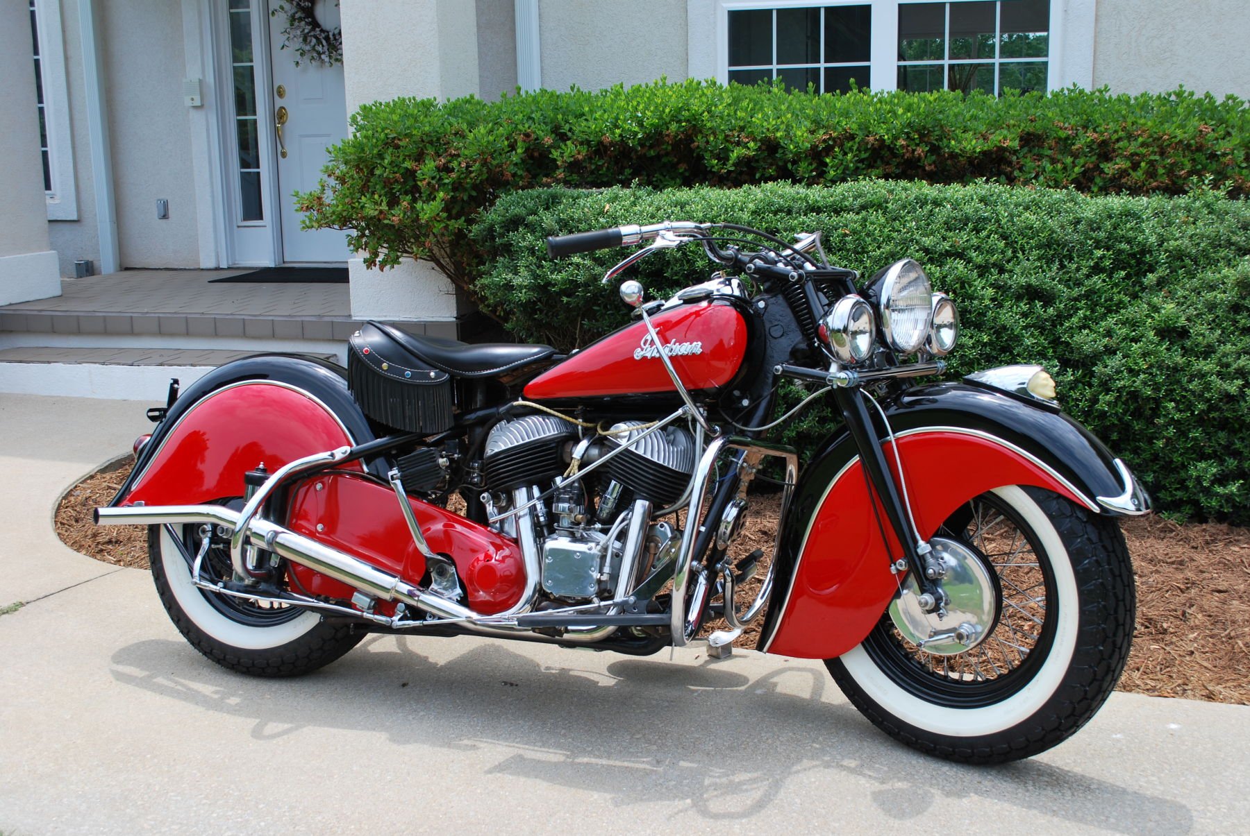 1948-Indian-Chief-Side-View.jpg