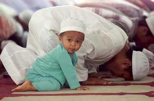 muslim_kids_praying.jpg