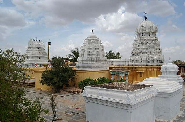 Tripurantakam-Prakasam-Sri-Tripurantakeswara-Swamy-Temple-11.jpg