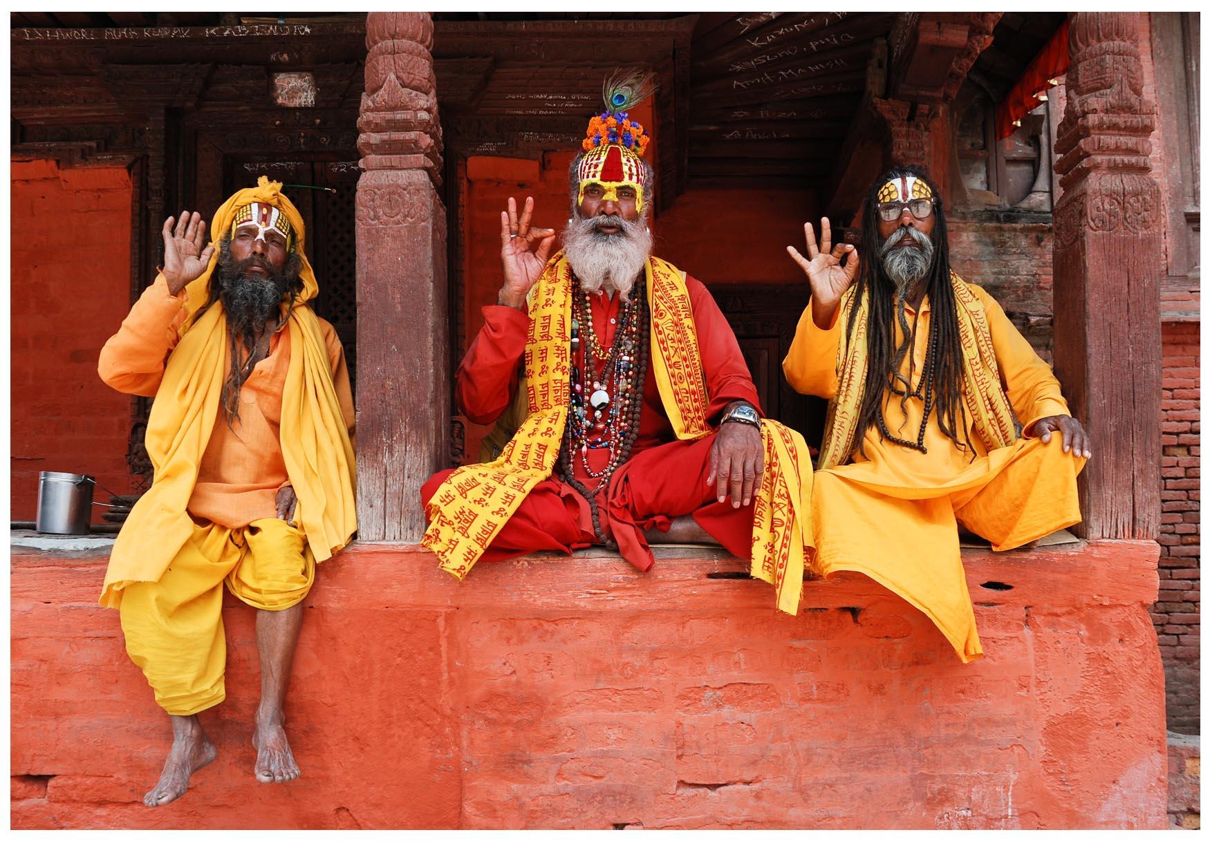photo-3-sadhus-hindu-holymen-in-nepal-dl10944.jpg