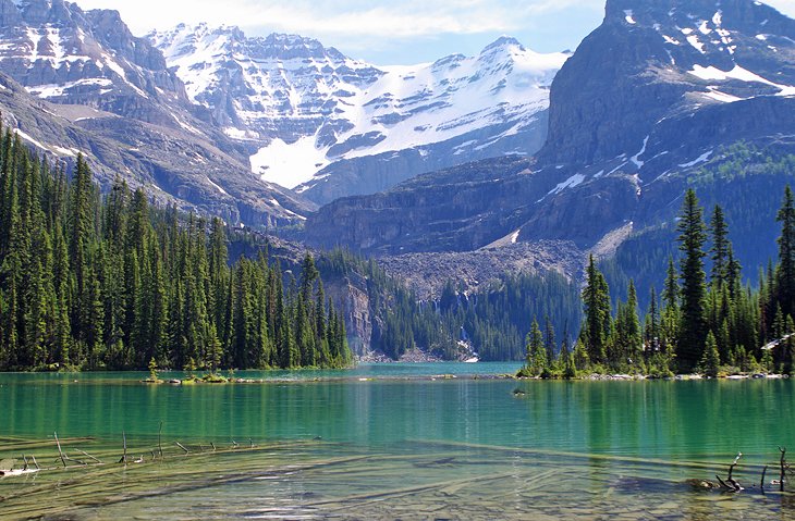 canada-british-columbia-yoho-national-park-emerald-lake.jpg