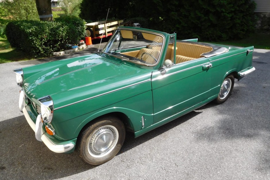 1963_triumph_herald_1596828005f387bc948261468a4DSCN0425.jpg