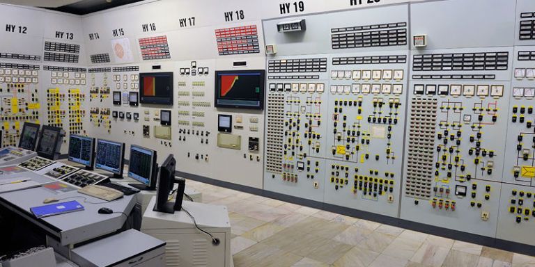 landscape-1436388569-kozloduy-nuclear-power-plant-control-room-of-unit-5.jpg