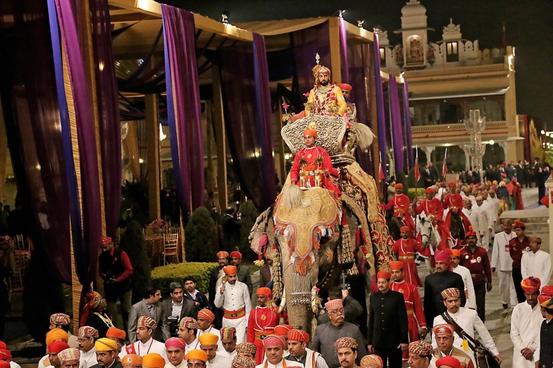 thumb800_udaipur_rajasthan_Varnikasi_as_part_of_Lakshyaraj_Singh_Mewar_s_Wedding_Ceremonies_continues_from_Chandra_Chowk_to_Badi_Pol_The_Palace_Udaipur_on_20th_January_2014_3.jpg
