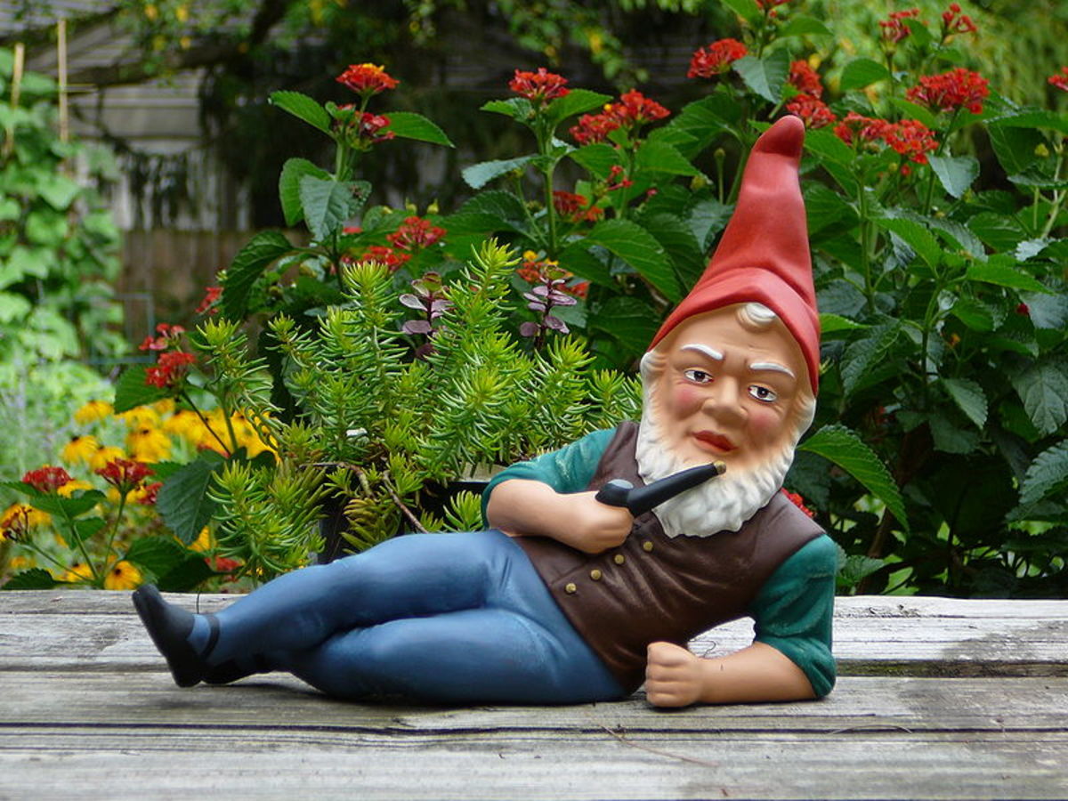 tacky-garden-ornaments.jpg