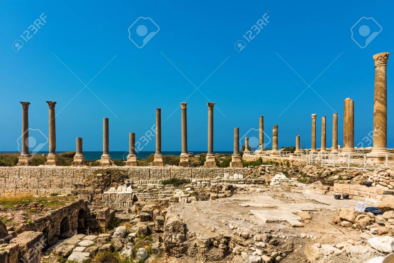 81202991-romans-ruins-tyre-sur-in-south-lebanon-middle-east.jpg