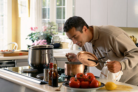 man_cooking_in_the_kitchen.jpg