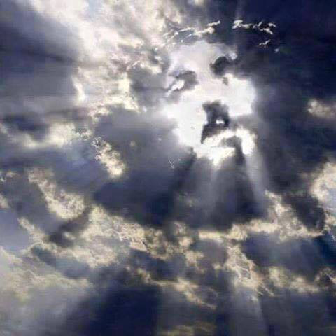 jesus-in-clouds-beautiful.jpg