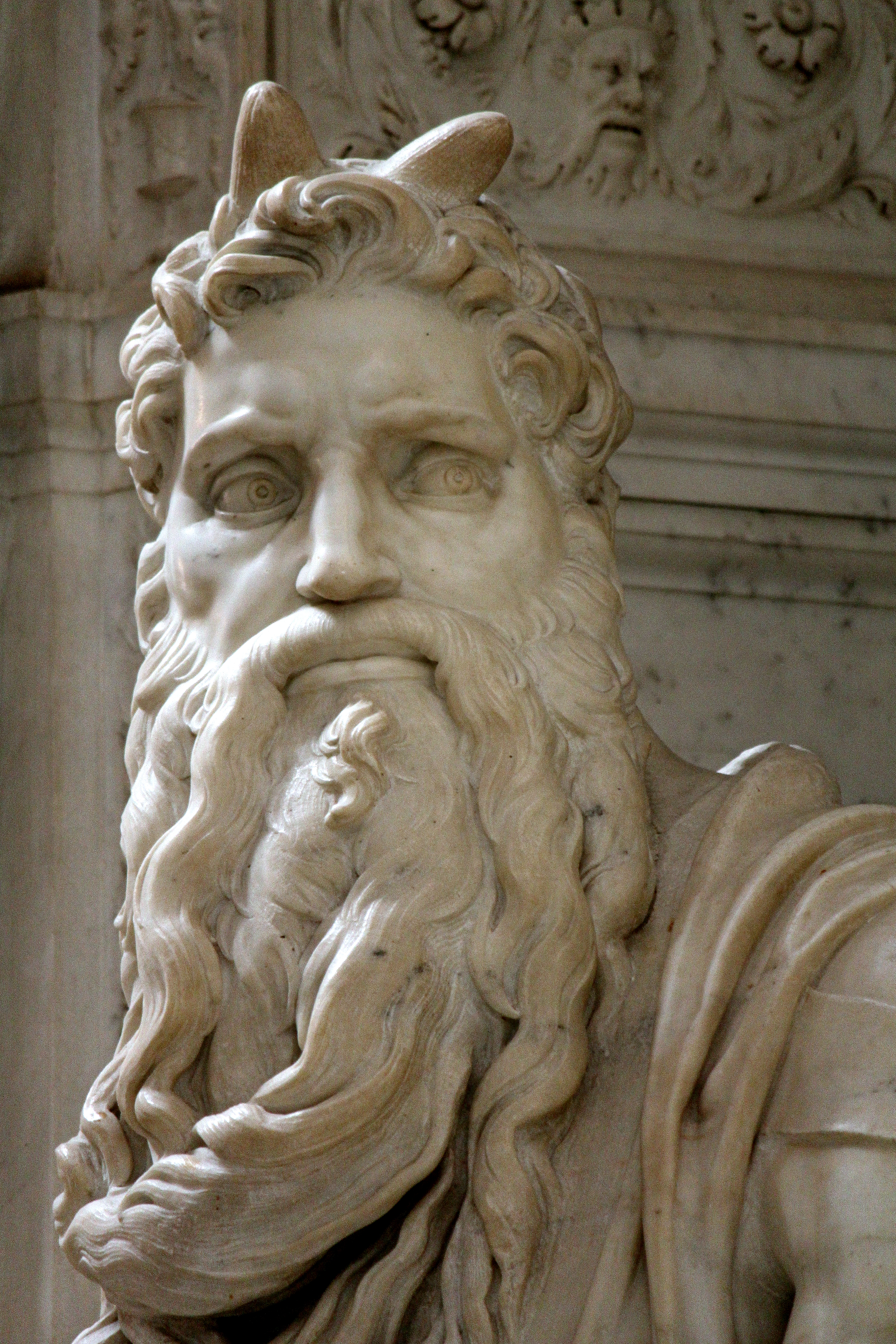 %27Moses%27_by_Michelangelo_JBU310.jpg