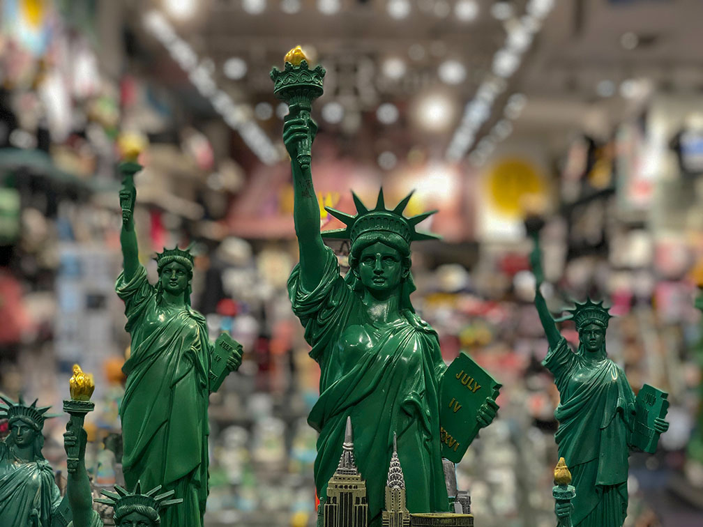 Statue-of-Liberty-souvenirs.jpg