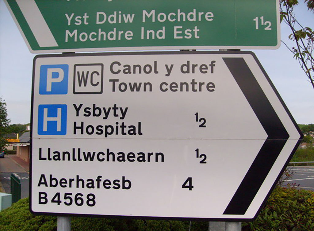 road-signs-welsh.jpg